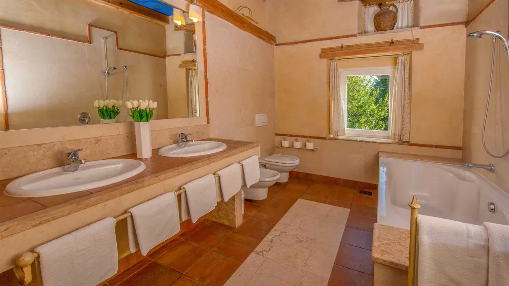 Šajini Designer Pool Villa for 12 Guests