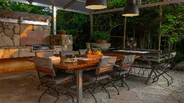 Šajini Designer Pool Villa for 12 Guests