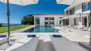 Villa in Vrsar for Up to 10 Guests with Pool