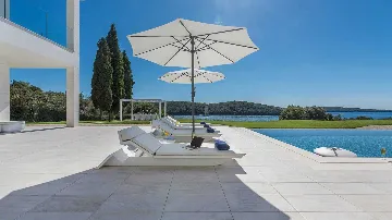 Villa in Vrsar for Up to 10 Guests with Pool