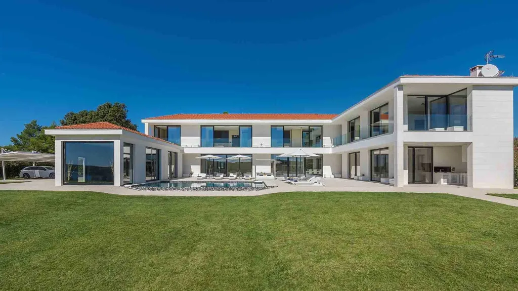 Villa in Vrsar for Up to 10 Guests with Pool