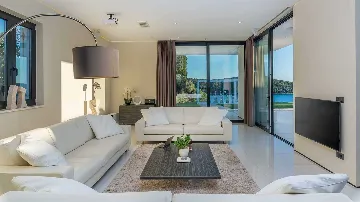 Villa in Vrsar for Up to 10 Guests with Pool