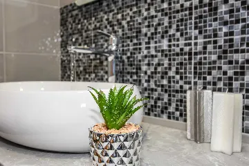 Modern 3-Bedroom Villa with Outdoor Pool in Košljun