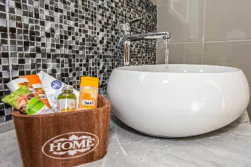 Modern 3-Bedroom Villa with Outdoor Pool in Košljun