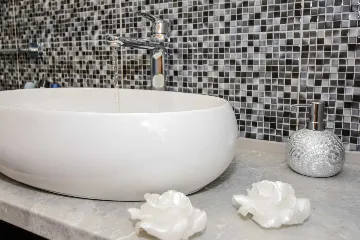 Modern 3-Bedroom Villa with Outdoor Pool in Košljun