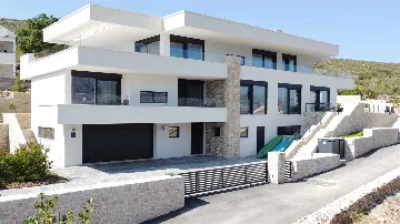Villa in Vinjerac with Sea View and Outdoor Pool