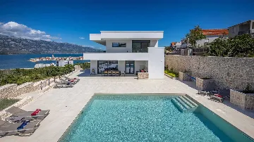 Villa in Vinjerac with Sea View and Outdoor Pool