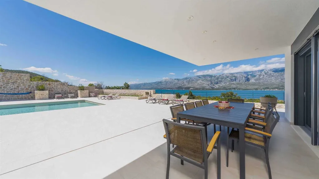 Villa in Vinjerac with Sea View and Outdoor Pool