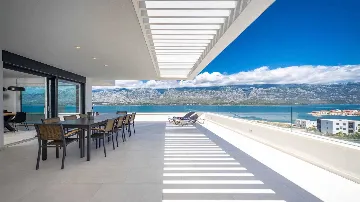 Villa in Vinjerac with Sea View and Outdoor Pool