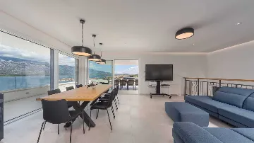 Villa in Vinjerac with Sea View and Outdoor Pool