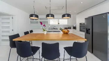 Villa in Vinjerac with Sea View and Outdoor Pool