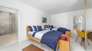 Villa in Vinjerac with Sea View and Outdoor Pool