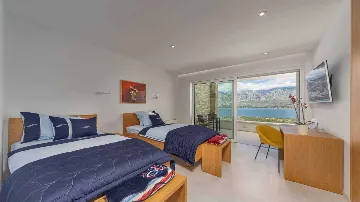 Villa in Vinjerac with Sea View and Outdoor Pool