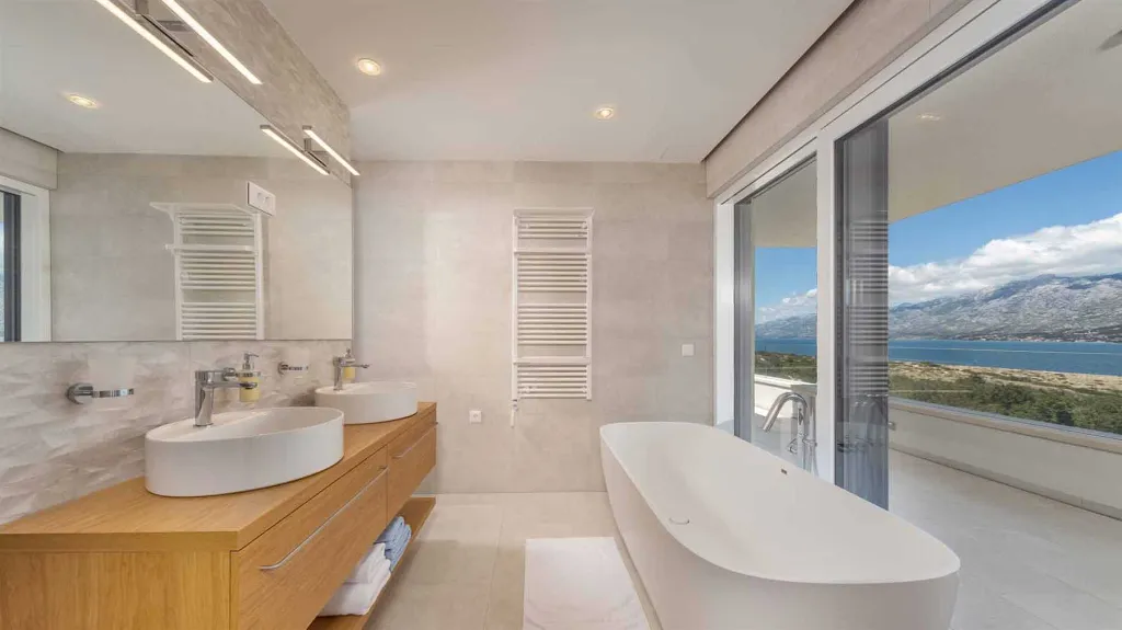 Villa in Vinjerac with Sea View and Outdoor Pool