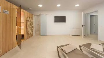 Villa in Vinjerac with Sea View and Outdoor Pool