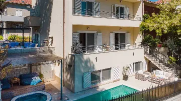 Villa in Split for 10 Guests with Sauna