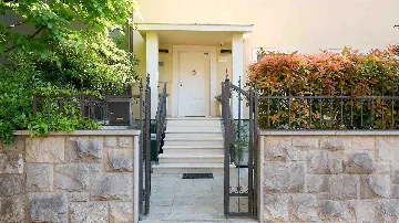 Villa in Split for 10 Guests with Sauna