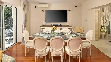 Villa in Split for 10 Guests with Sauna