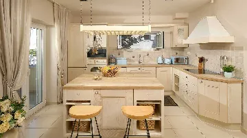 Villa in Split for 10 Guests with Sauna