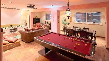 Villa in Split for 10 Guests with Sauna