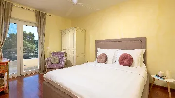 Villa in Split for 10 Guests with Sauna