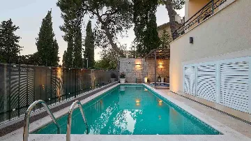 Villa in Split for 10 Guests with Sauna