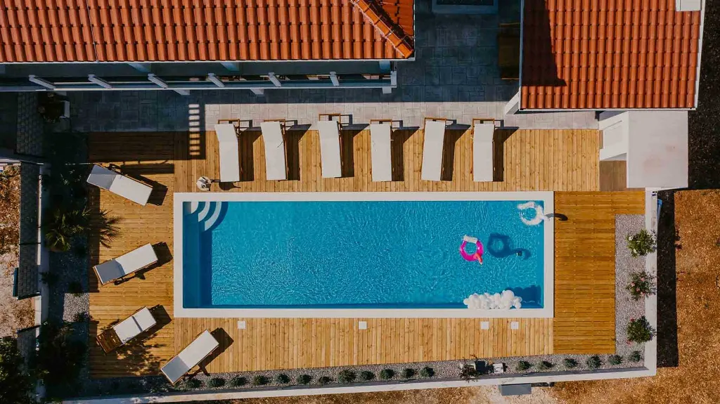 4-Bedroom Villa with Pool and Sea Views in Seget Donji