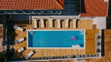 4-Bedroom Villa with Pool and Sea Views in Seget Donji