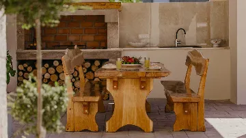 4-Bedroom Villa with Pool and Sea Views in Seget Donji