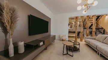 4-Bedroom Villa with Pool and Sea Views in Seget Donji