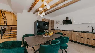 4-Bedroom Villa with Pool and Sea Views in Seget Donji