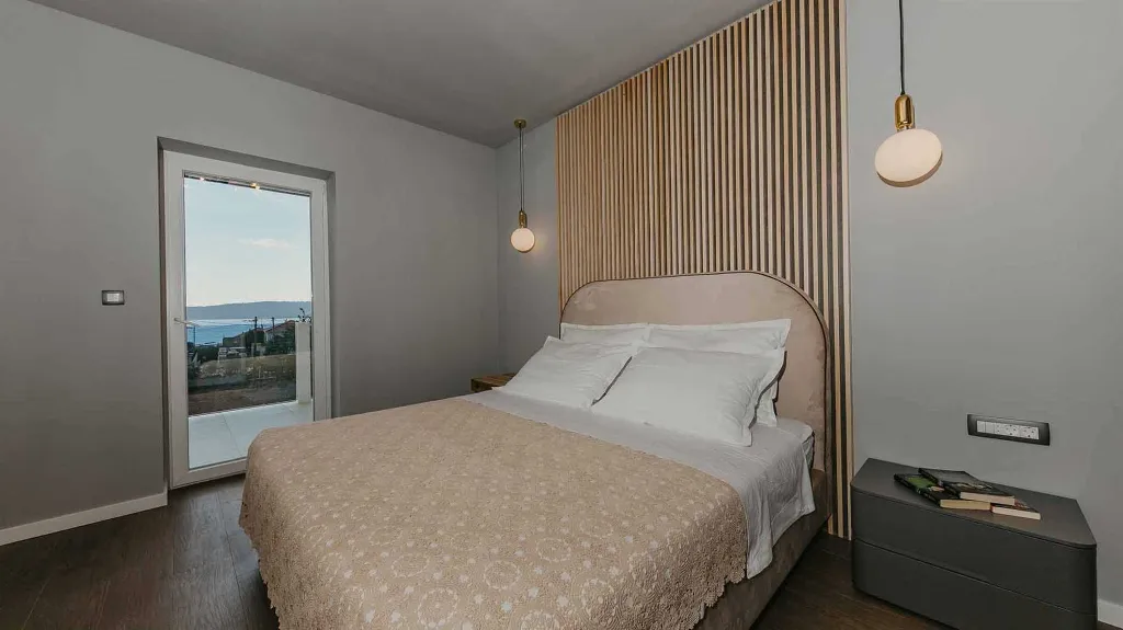 4-Bedroom Villa with Pool and Sea Views in Seget Donji