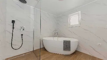 4-Bedroom Villa with Pool and Sea Views in Seget Donji