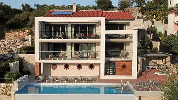 5-Bedroom Villa with Spa & Heated Pool near Labin