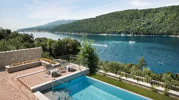 5-Bedroom Villa with Spa & Heated Pool near Labin