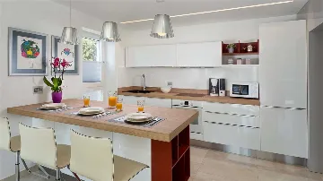 5-Bedroom Villa with Spa & Heated Pool near Labin