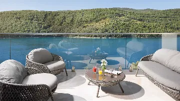 5-Bedroom Villa with Spa & Heated Pool near Labin