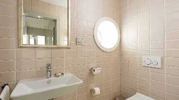 5-Bedroom Villa with Spa & Heated Pool near Labin