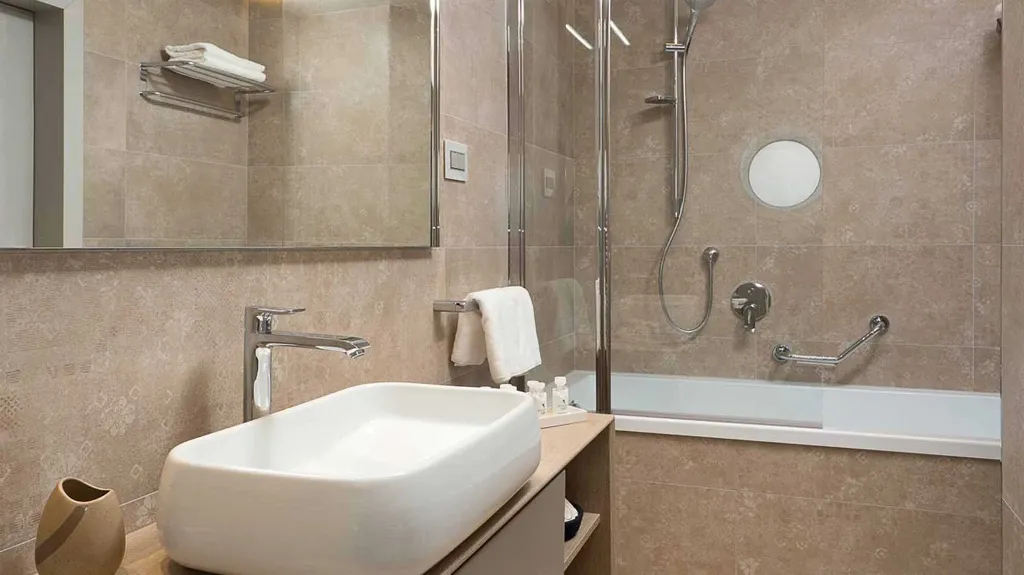 5-Bedroom Villa with Spa & Heated Pool near Labin