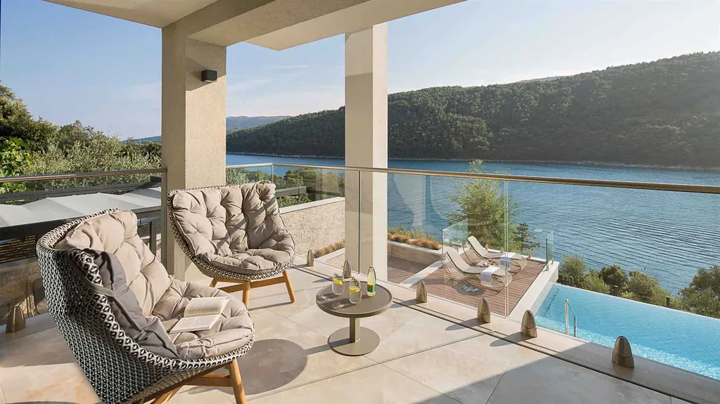 5-Bedroom Villa with Spa & Heated Pool near Labin