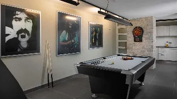 5-Bedroom Villa with Spa & Heated Pool near Labin