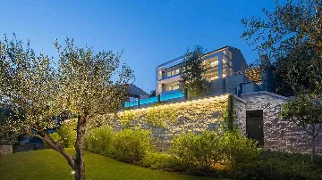 5-Bedroom Villa with Spa & Heated Pool near Labin