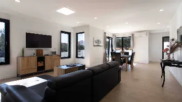 3-Bedroom Villa with Pool & BBQ in Kaštel Novi