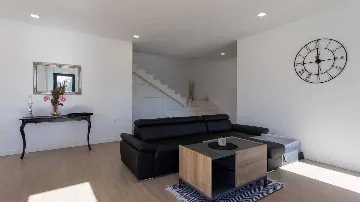 3-Bedroom Villa with Pool & BBQ in Kaštel Novi