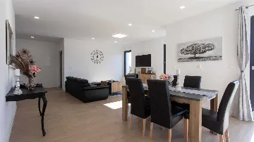 3-Bedroom Villa with Pool & BBQ in Kaštel Novi