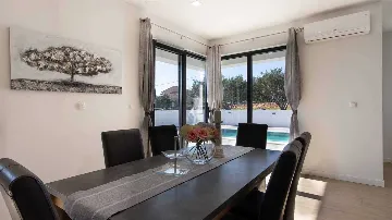3-Bedroom Villa with Pool & BBQ in Kaštel Novi