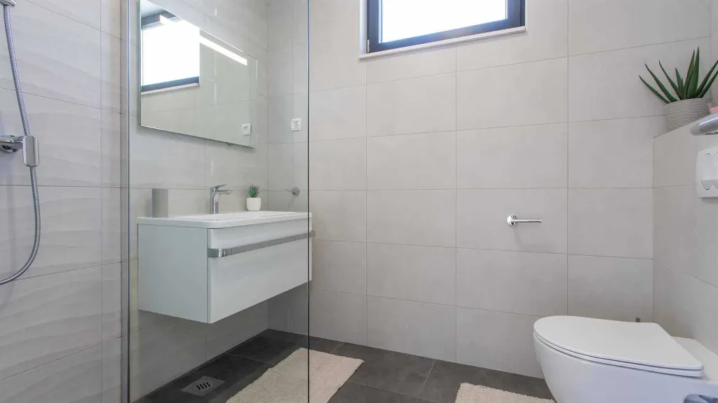 3-Bedroom Villa with Pool & BBQ in Kaštel Novi