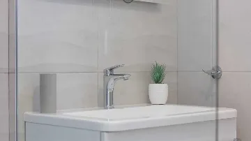 3-Bedroom Villa with Pool & BBQ in Kaštel Novi