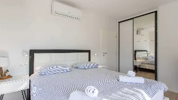 3-Bedroom Villa with Pool & BBQ in Kaštel Novi