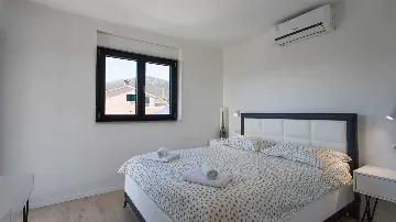3-Bedroom Villa with Pool & BBQ in Kaštel Novi